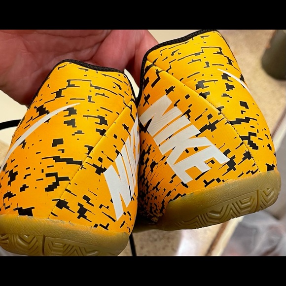 Nikes - Picture 3 of 3